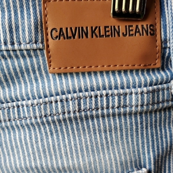 Calvin Klein Blue Pinstripe Jean Shorts Casual Denim Style - Picture 8 of 11